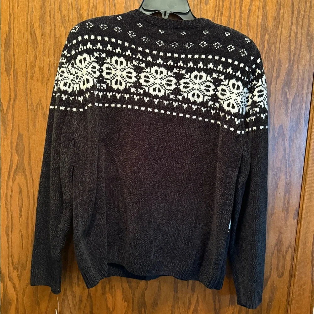 Black and White Alfred Dunner Snowflake Women's Sweater-New